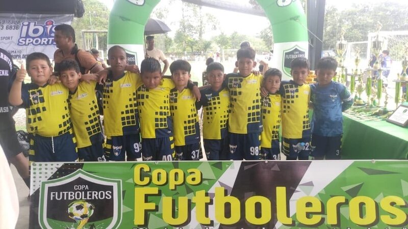 U-9 team on championship
