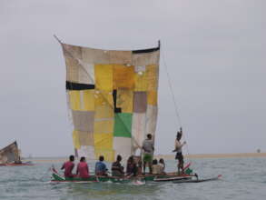 Vezo sailing pirogue to the opening area