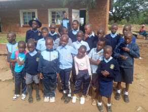 group photo primary school kids