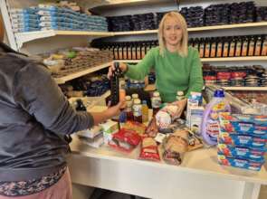 Our volunteers offer food to 140 families /day
