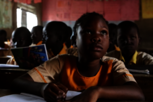 Provide toys and food vouchers for 400 children