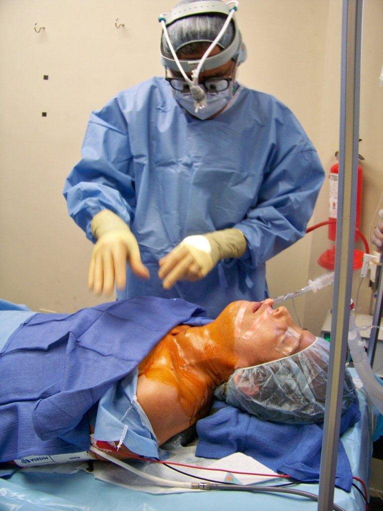 Provide thyroid surgery for 20 Ecuadorians