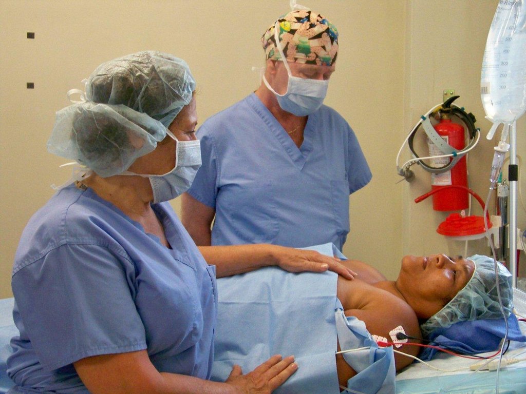 Provide thyroid surgery for 20 Ecuadorians
