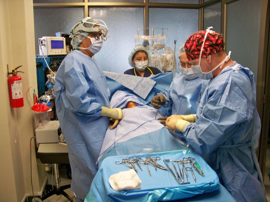 Provide thyroid surgery for 20 Ecuadorians