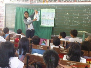 Our staff explaining about the project