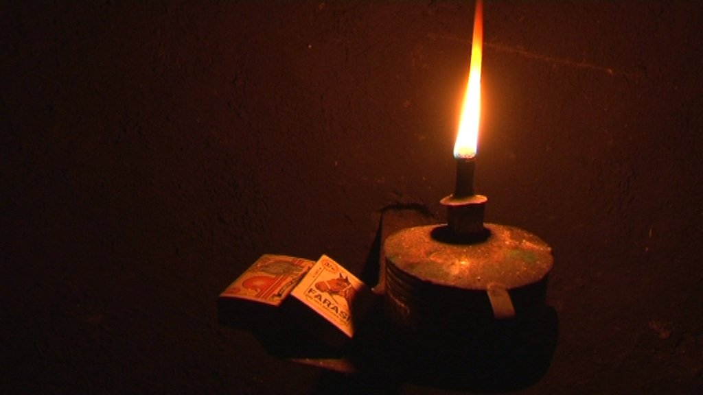 500 solar lamps to 500 families in Malava, Kenya