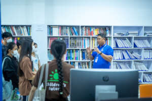 University visit for high school seniors