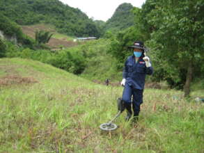 UXO clearance by female technicians