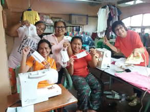 Volunteers who helped sew facemaks