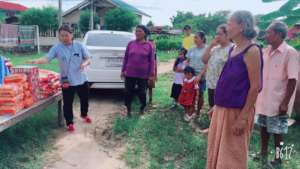 Preparing to Distribute to Flood Victims