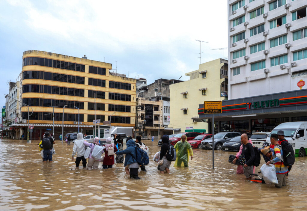 Severe flooding crisis in Hat Yai.