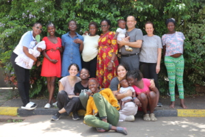 Team Maisha: Domi (founder), volunteers, mothers