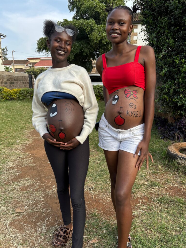Purity and Seline in the belly painting activity