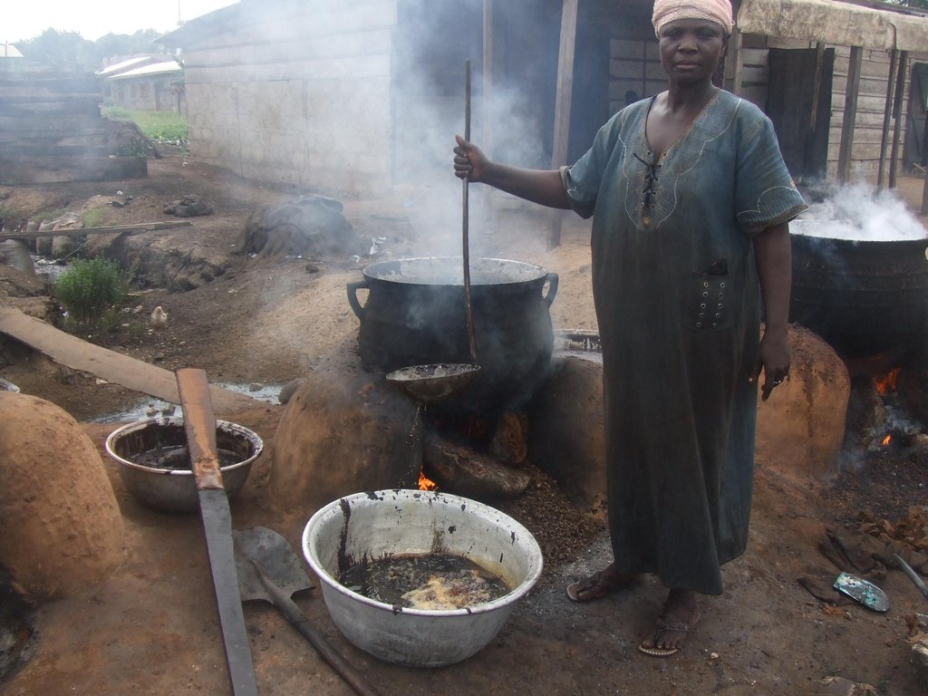 Help Over 50 Ghanaian Women Run a Small Business