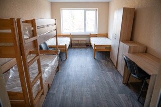 Repair and equipping of a Compact living space IDP