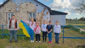 kids with flag