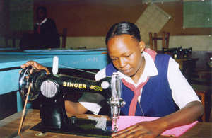 A girl with a saw Machine