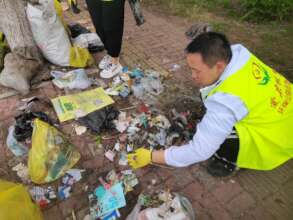 Sorting & recording outdoor waste data