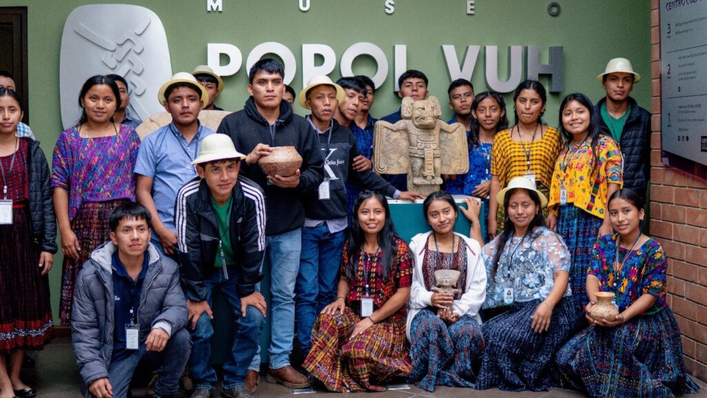 IMACK students visiting the Popul Vuh Museum