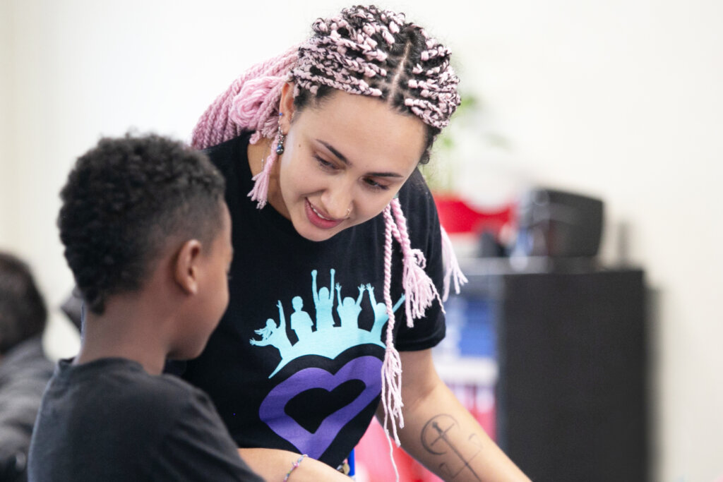 Art Programs for 850 Underserved Los Angeles Youth