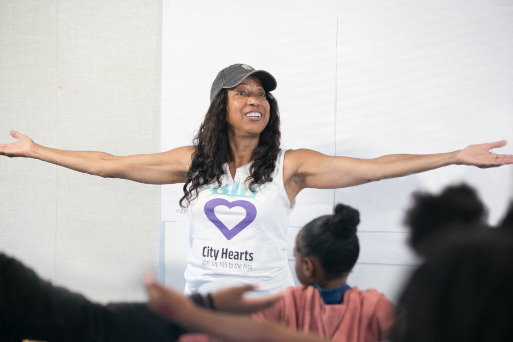 Art Programs for 850 Underserved Los Angeles Youth