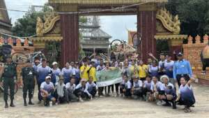 Bike Riders close to the finish line in Siem Reap