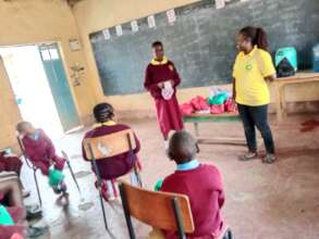 The pupil demonstrate how to use a pad