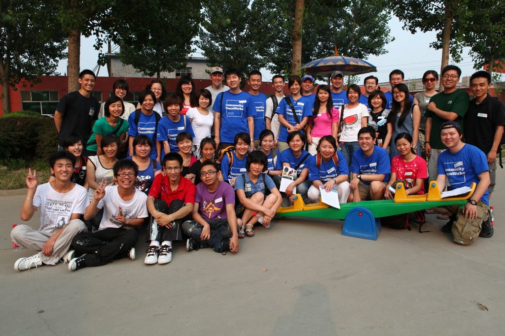 Provide hope to Chinese orphans through education