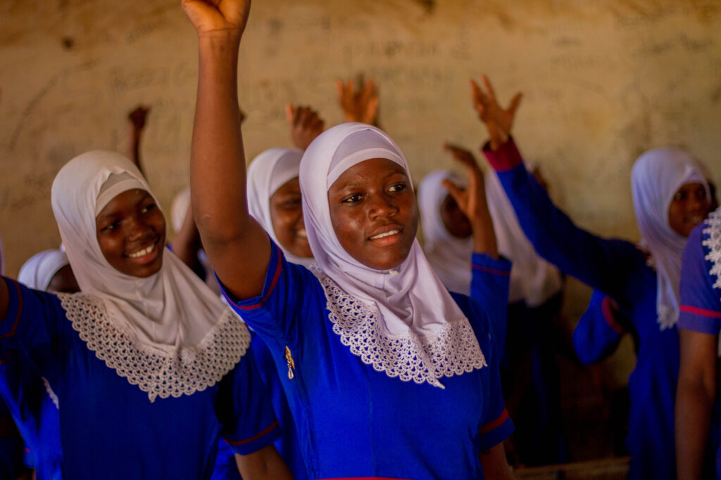 Give a sanitary pad to keep a girl in Ghana in Sch