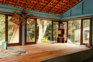 Painting of community library at Para