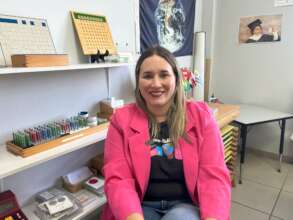 Montessori guide in Caimito