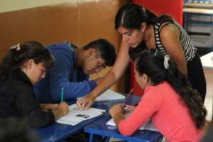 Support students in poor communities in Uruguay