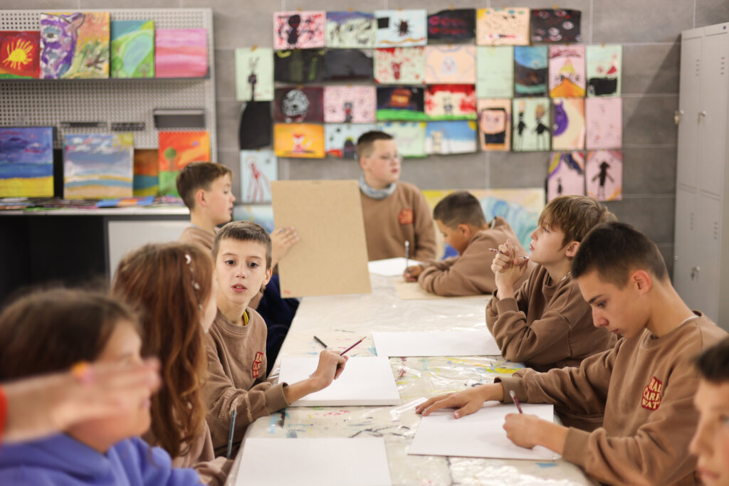 Restore Childhood for 100 kids with Gen.Ukrainian