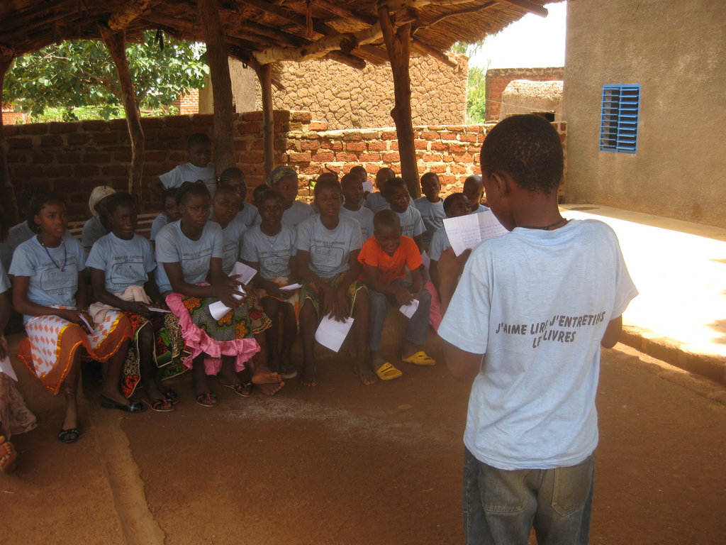 Help 200 students learn to read in Burkina Faso