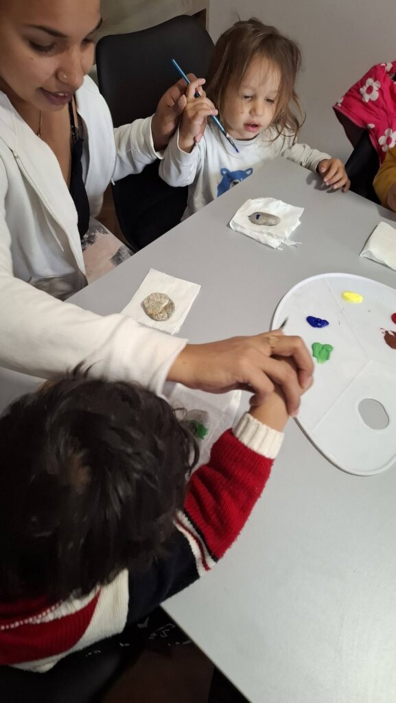 Creative stone painting workshop