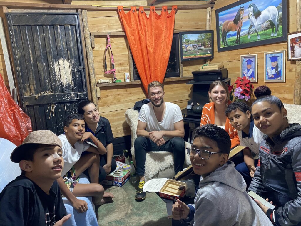 Child without drugs. Support education in Colombia