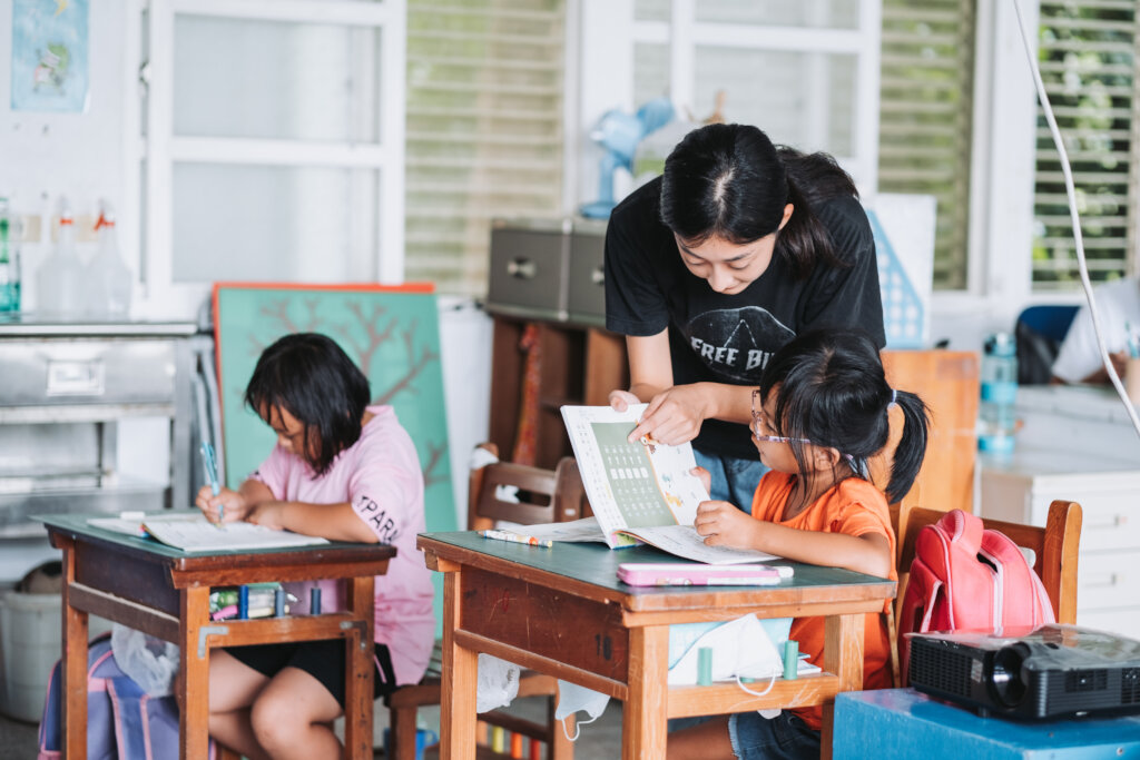 Support 130 teachers working in remote schools