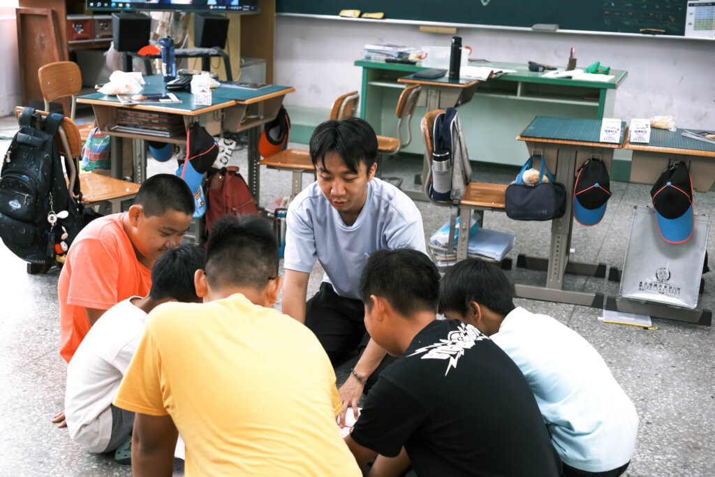 Support 130 teachers working in remote schools