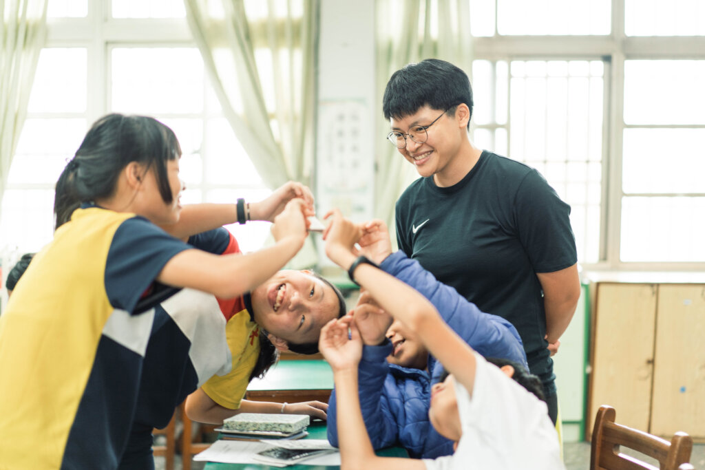 Empower rural Taiwan children through activities