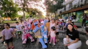 Surprise visit by puppet theatre "Waipes club"