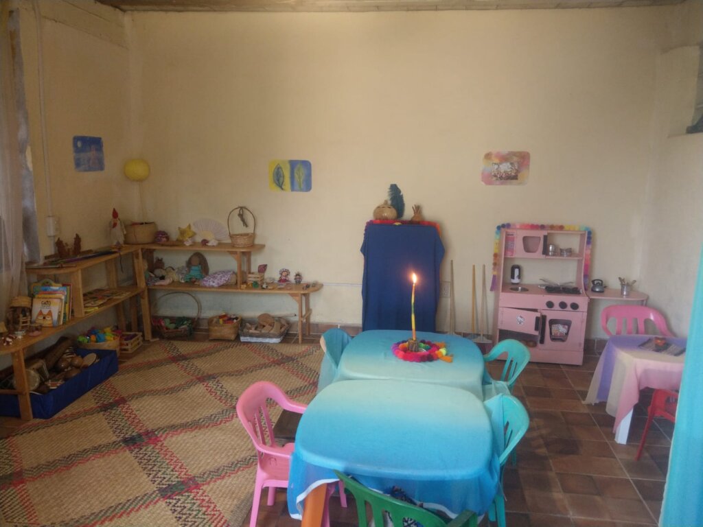 Educational Center Amanecer: health and art