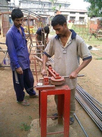 Help Indian Rickshaw-Pullers Become Self-Employed
