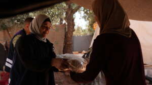 bread distribution in Syria