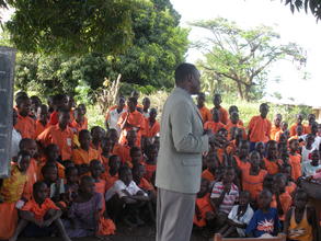 Before renovations to the roof: Classes under tree
