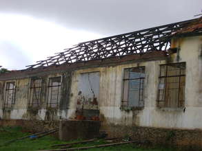 During renovation: Installing the roof trusses