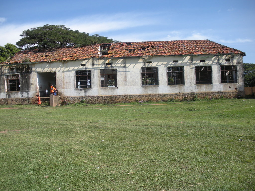 Rebuild a school for 503 determined Ugandan kids