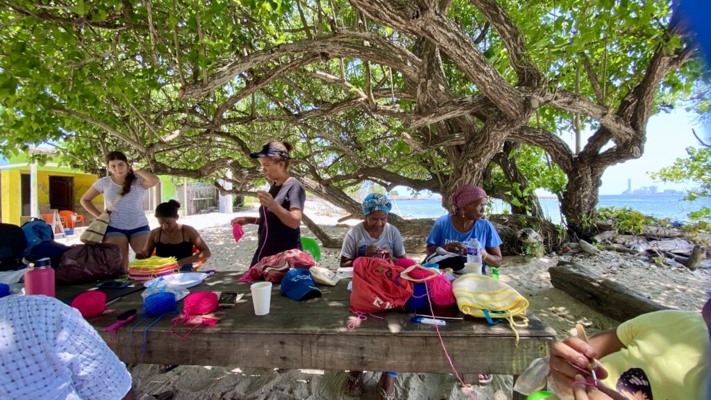 Economically Empowering Women & Kids in Cartagena