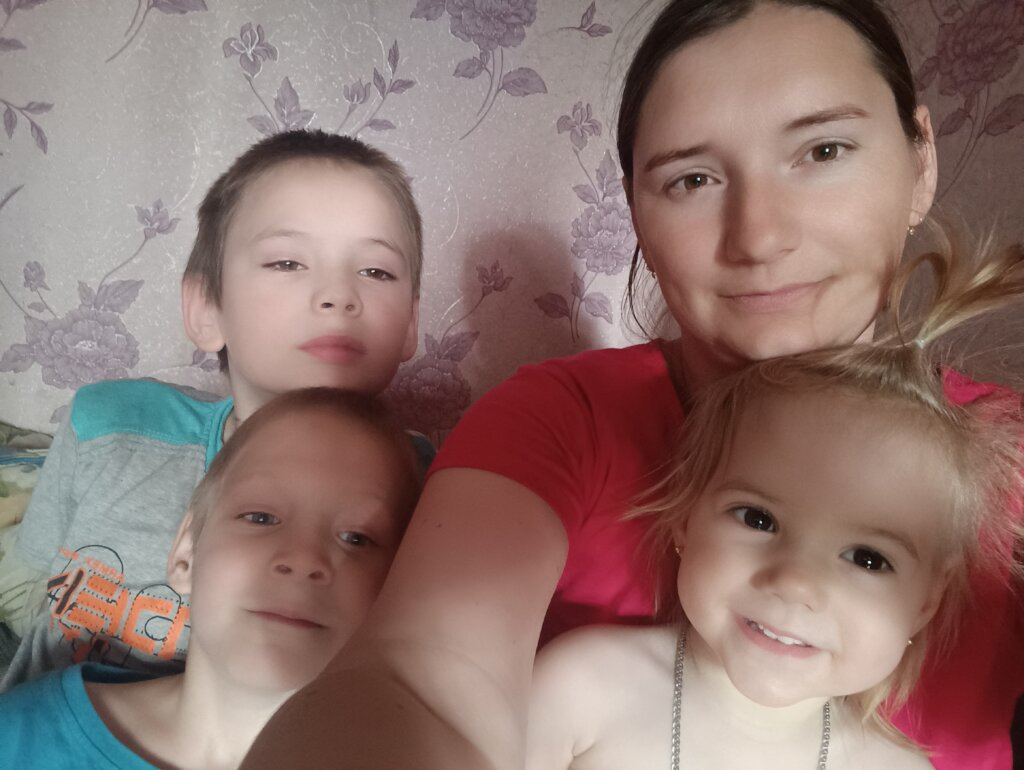 Ukrainian family from Kherson region needs help!
