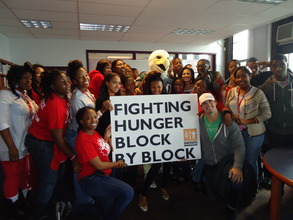 Philly Eagles encourage students to fight hunger