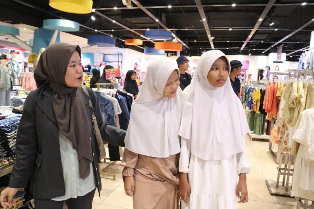 This Eid, Give New Clothes for Poor Kids